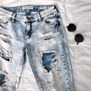 👖 Distressed & Ripped Denim Jeans